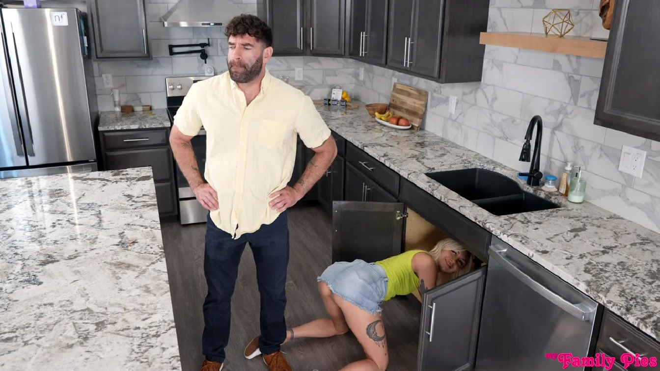 Preview of MyFamilyPies Chloe Temple Stepdad Is So Handy XXX